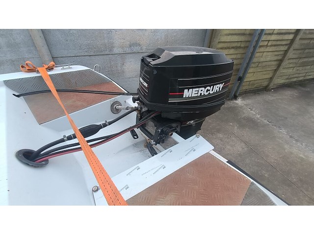 Vaarklare elan polyester speedboot van eind jaren 1980, lengte 4m, max 3 personen, 25pk 2-takt kortstaart buitenboordmotor van het merk mercury. de motor draait en koelt goed, onderhoud is aangewezen. snelheid met 3 personen: 30-40 km/h. - afbeelding 25 van  28