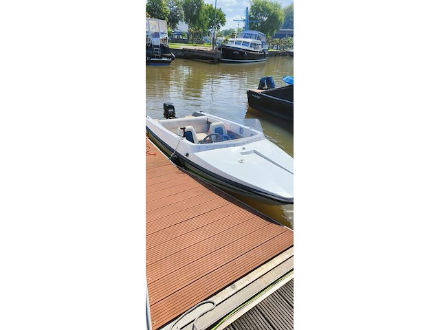 Vaarklare elan polyester speedboot van eind jaren 1980, lengte 4m, max 3 personen, 25pk 2-takt kortstaart buitenboordmotor van het merk mercury. de motor draait en koelt goed, onderhoud is aangewezen. snelheid met 3 personen: 30-40 km/h. - afbeelding 28 van  28