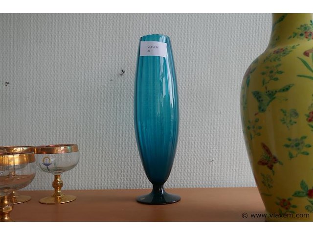 Vaas in glas - afbeelding 1 van  1