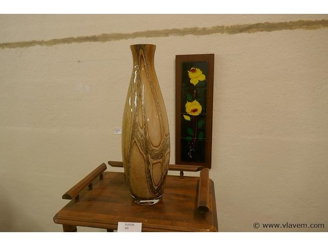 Vaas in glas - afbeelding 1 van  2