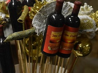 Vaas met decoratie - afbeelding 2 van  3