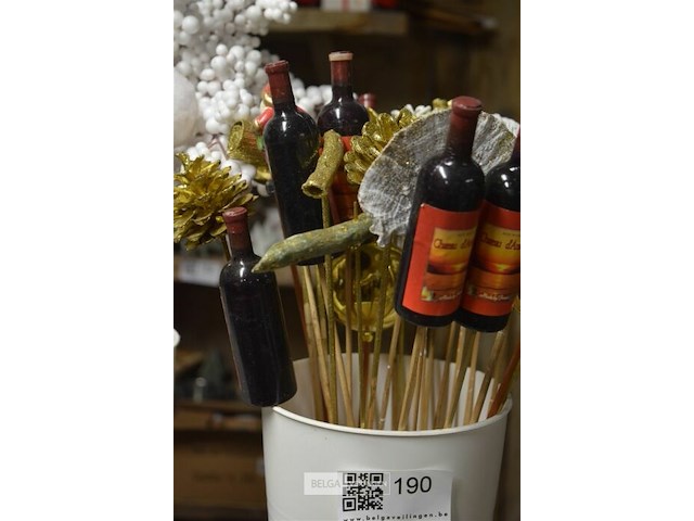 Vaas met decoratie - afbeelding 3 van  3