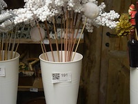 Vaas met decoratie - afbeelding 1 van  3