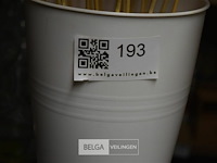 Vaas met decoratie - afbeelding 4 van  4