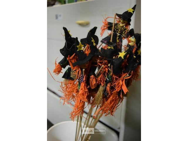 Vaas met decoratie - afbeelding 3 van  3