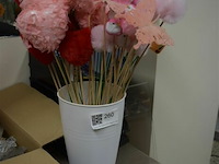 Vaas met decoratie - afbeelding 1 van  4