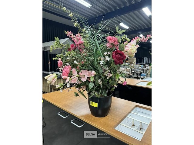 Vaas met kunstbloemen - afbeelding 2 van  3