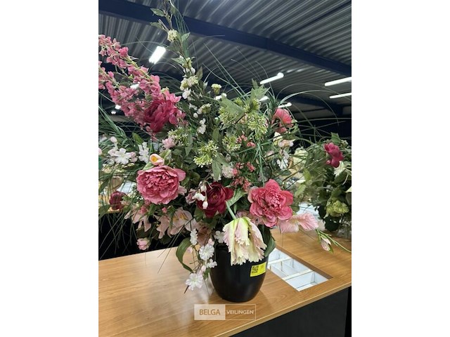 Vaas met kunstbloemen - afbeelding 3 van  3