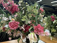 Vaas met kunstbloemen - afbeelding 3 van  3