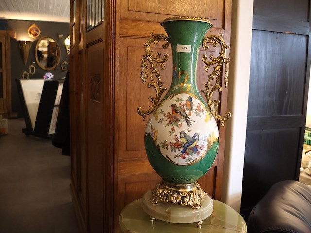 Vaas op voet - afbeelding 1 van  5