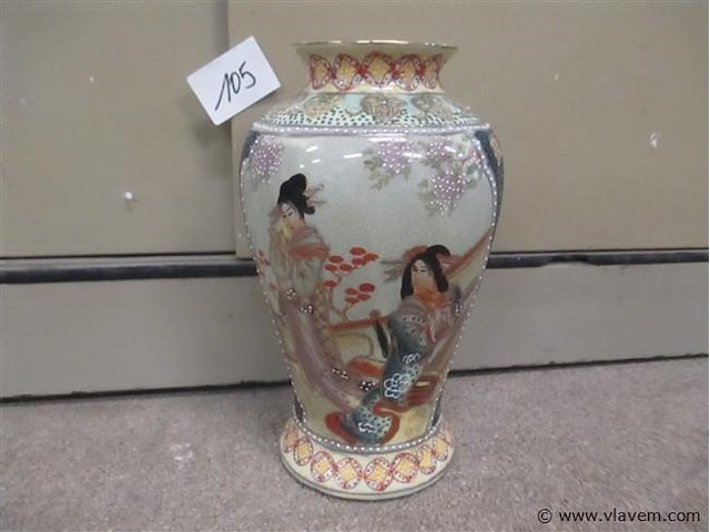 Vaas - afbeelding 1 van  3