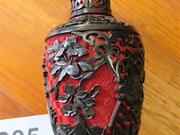 Vaasje met reliëf - afbeelding 2 van  4
