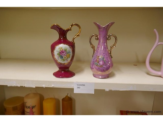 Vaasjes - afbeelding 1 van  1