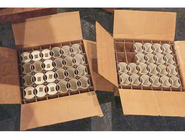 Vaasjes - afbeelding 1 van  3