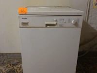 Vaatwas miele + diepvriezer candy
