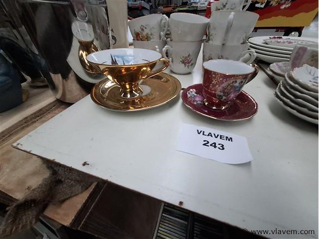 Vaatwerk - afbeelding 2 van  6