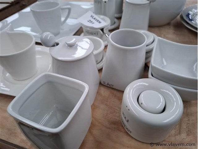 Vaatwerk - afbeelding 5 van  5