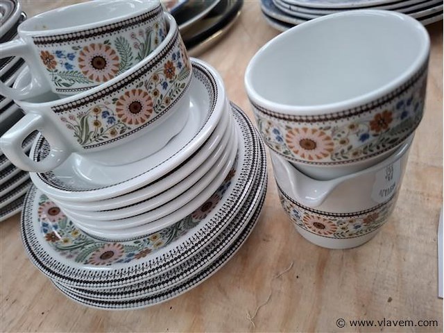 Vaatwerk - afbeelding 4 van  4