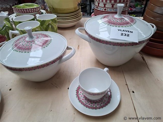 Vaatwerk - afbeelding 1 van  2