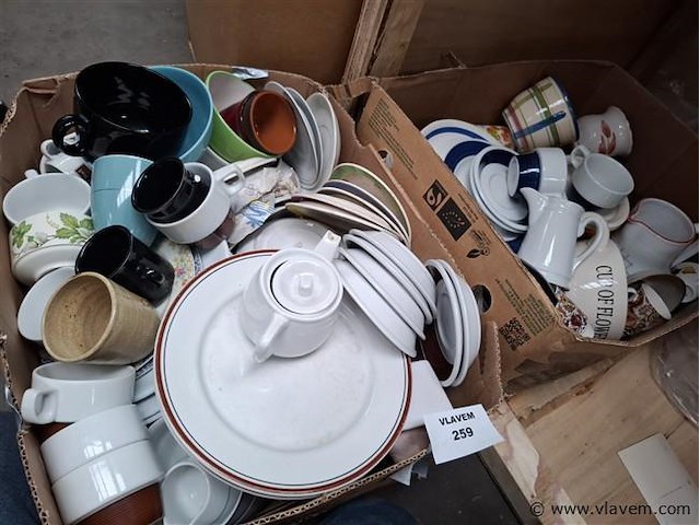 Vaatwerk - afbeelding 1 van  3