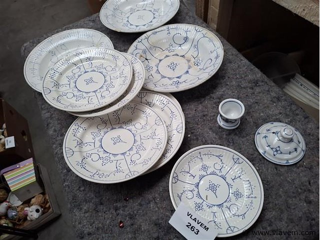 Vaatwerk - afbeelding 1 van  2