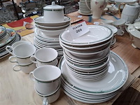 Vaatwerk - afbeelding 1 van  3