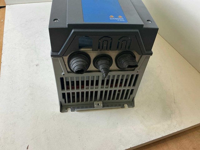 Vacon flow vacon0100-3l-0038 frequentieregelaar - afbeelding 3 van  6