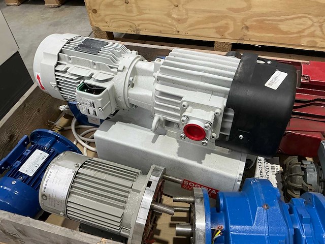 Vacuümpomp en elektromotoren - afbeelding 11 van  17