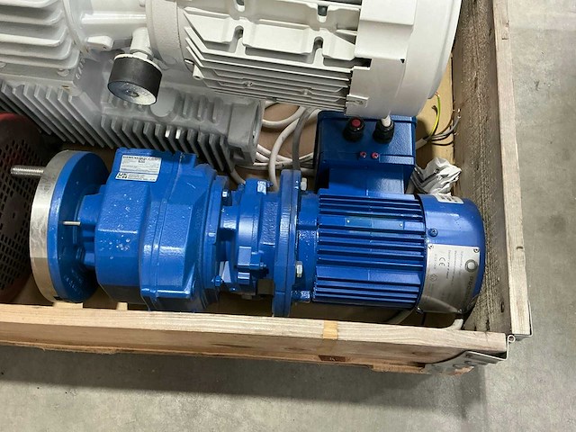 Vacuümpomp en elektromotoren - afbeelding 16 van  17