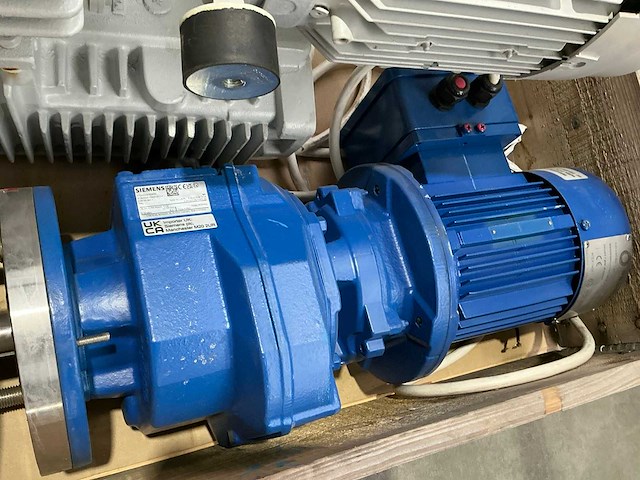 Vacuümpomp en elektromotoren - afbeelding 17 van  17