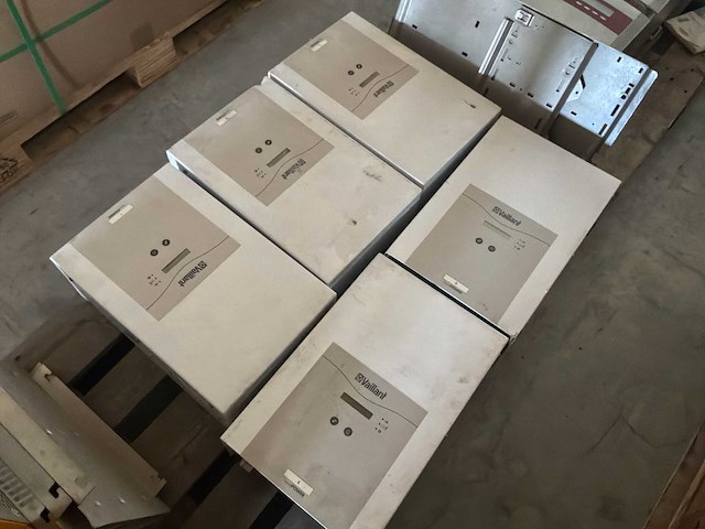 Vaillant auropower vpi3500 omvormer - afbeelding 1 van  13