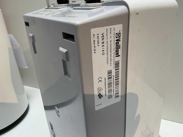Vaillant ven b5/40 elektrische waterverwarmer - afbeelding 2 van  2