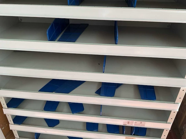 Vakken kast en kastje - afbeelding 2 van  13