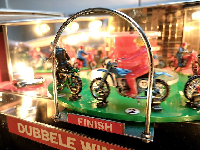 Valco - motors - coin pusher - afbeelding 3 van  9