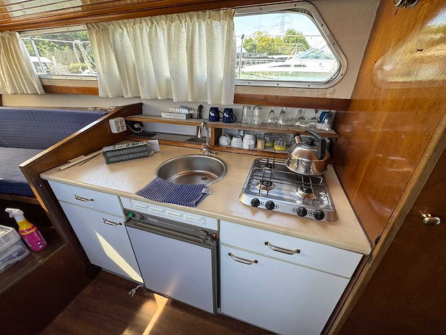 Valk kruiser 950 sport stalen motorjacht (mercedes) - 9,5m - afbeelding 8 van  25
