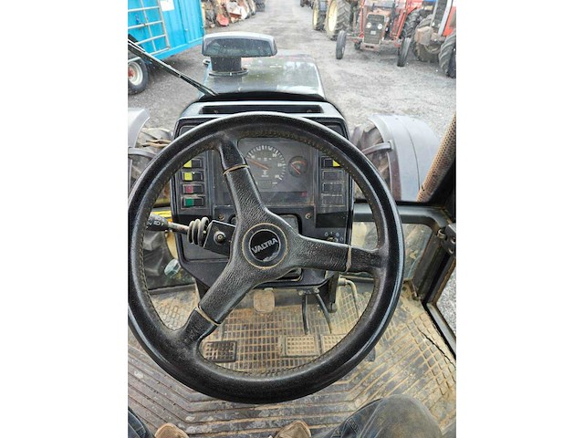 Valmet - 8150 - 4-wheel drive tractor - 1998 - afbeelding 18 van  19