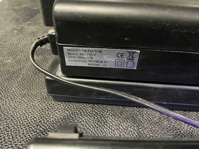 Valsgelddetector (3x) - afbeelding 7 van  7