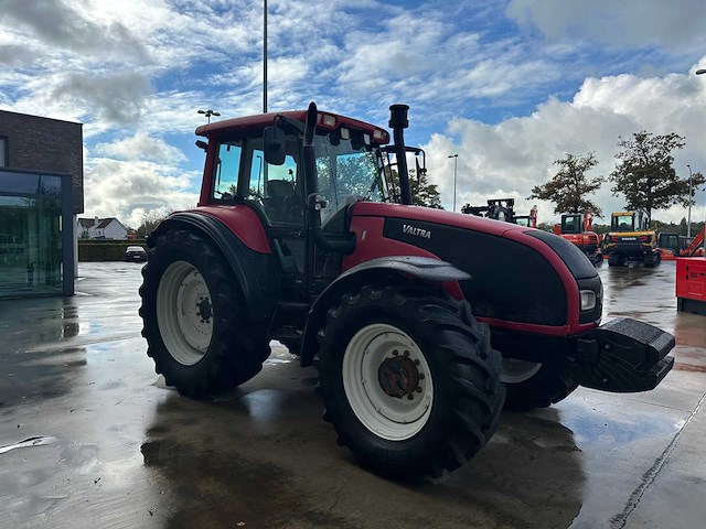 Valtra - t150 - vierwielaangedreven landbouwtractor - afbeelding 2 van  33