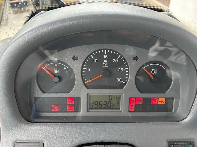 Valtra - t150 - vierwielaangedreven landbouwtractor - afbeelding 26 van  33