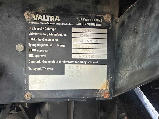 Valtra - t150 - vierwielaangedreven landbouwtractor - afbeelding 11 van  33