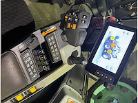 Valtra t254 versu vierwielaangedreven landbouwtractor - afbeelding 15 van  22