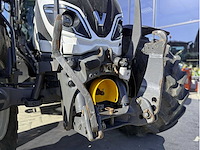 Valtra t254 versu vierwielaangedreven landbouwtractor - afbeelding 21 van  22