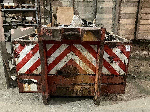 Valvan afzet afvalcontainer met inhoud - afbeelding 2 van  4