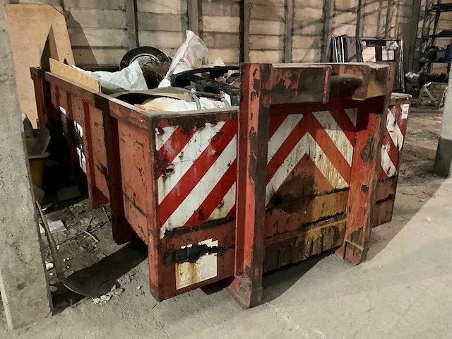 Valvan afzet afvalcontainer met inhoud - afbeelding 3 van  4