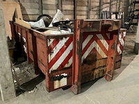 Valvan afzet afvalcontainer met inhoud - afbeelding 3 van  4