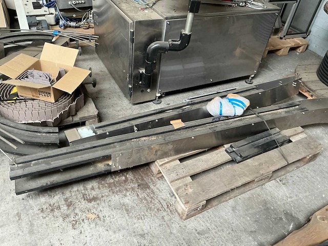 Van dijk industries rvs carouselvulmachine - afbeelding 7 van  7