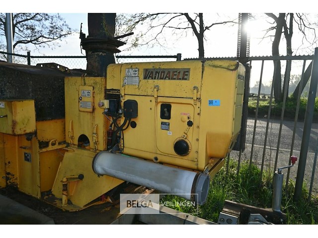 Vandaele hakselaar op aanhangwagen - afbeelding 3 van  15