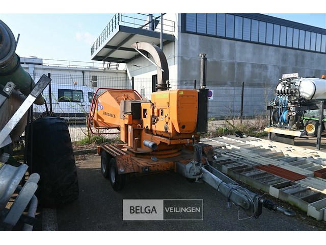 Vandaele houtversnipperaar op aanhangwagen - afbeelding 1 van  18