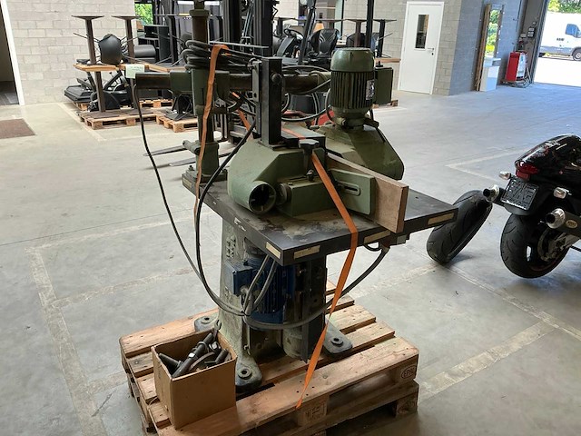Vandenabeele freesmachine - afbeelding 2 van  8
