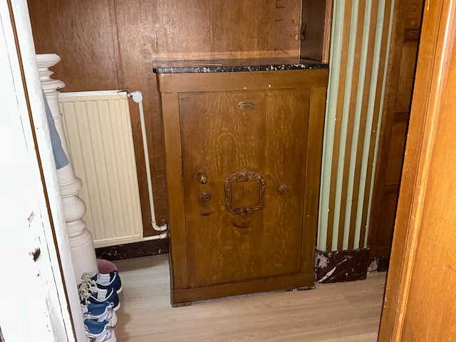 Vandeneynden kluis uit circa 1900 - afbeelding 23 van  27